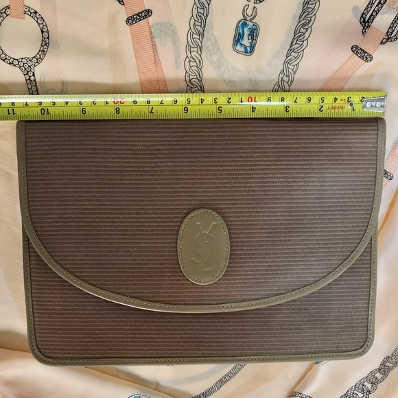 Yves Saint Lauren Clutch - Picture 7 of 9